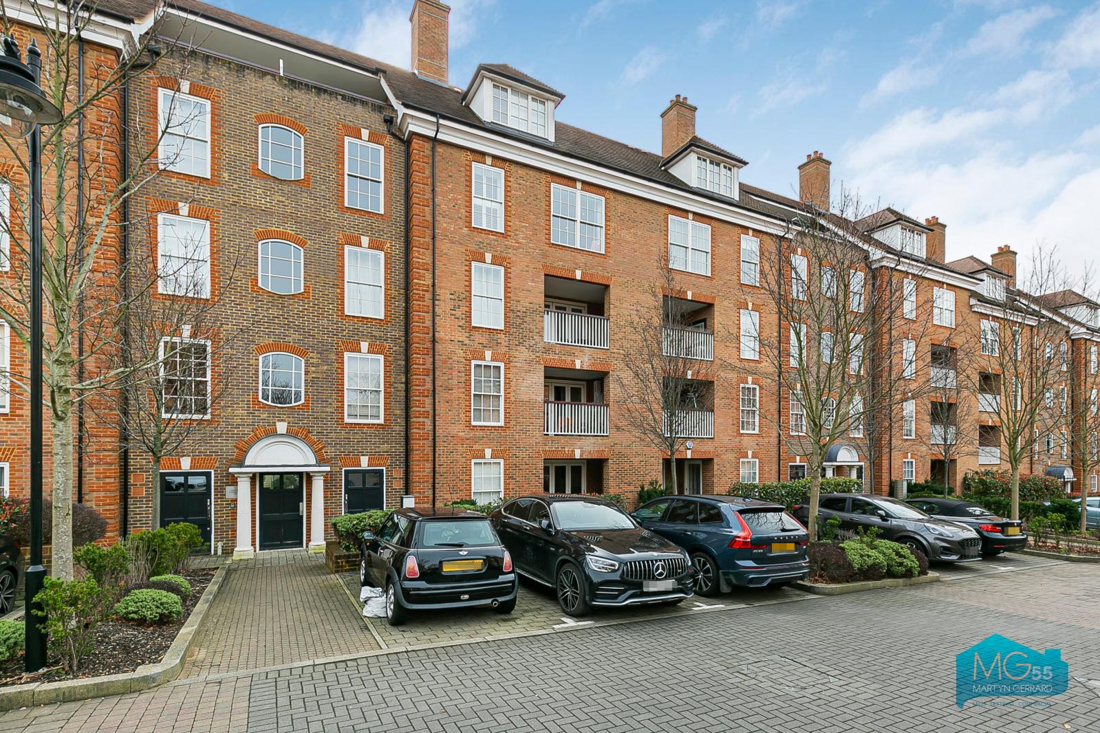 1 bedroom Ground Floor Flat to rent - Martyn Gerrard