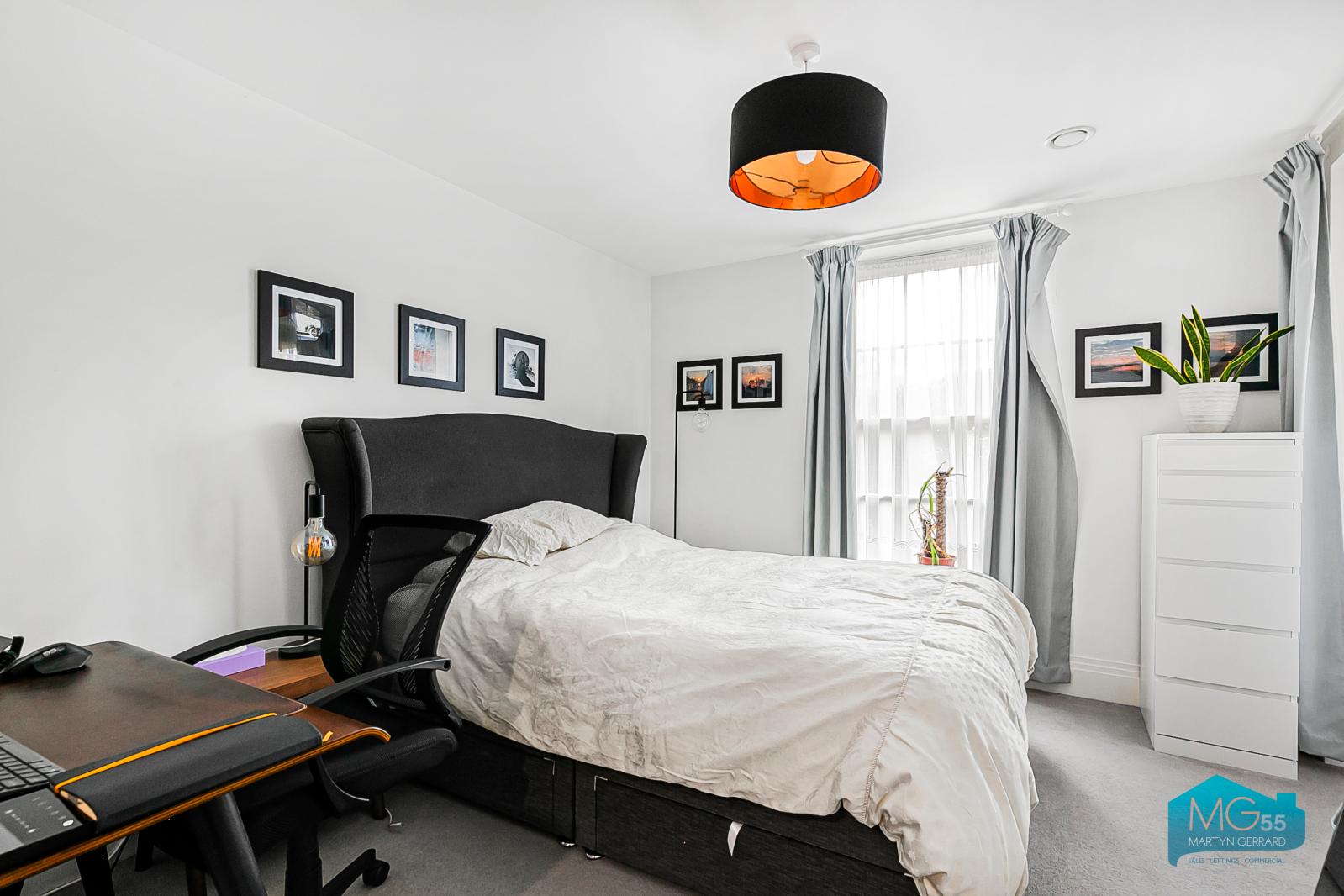 1 bedroom Ground Floor Flat to rent - Martyn Gerrard