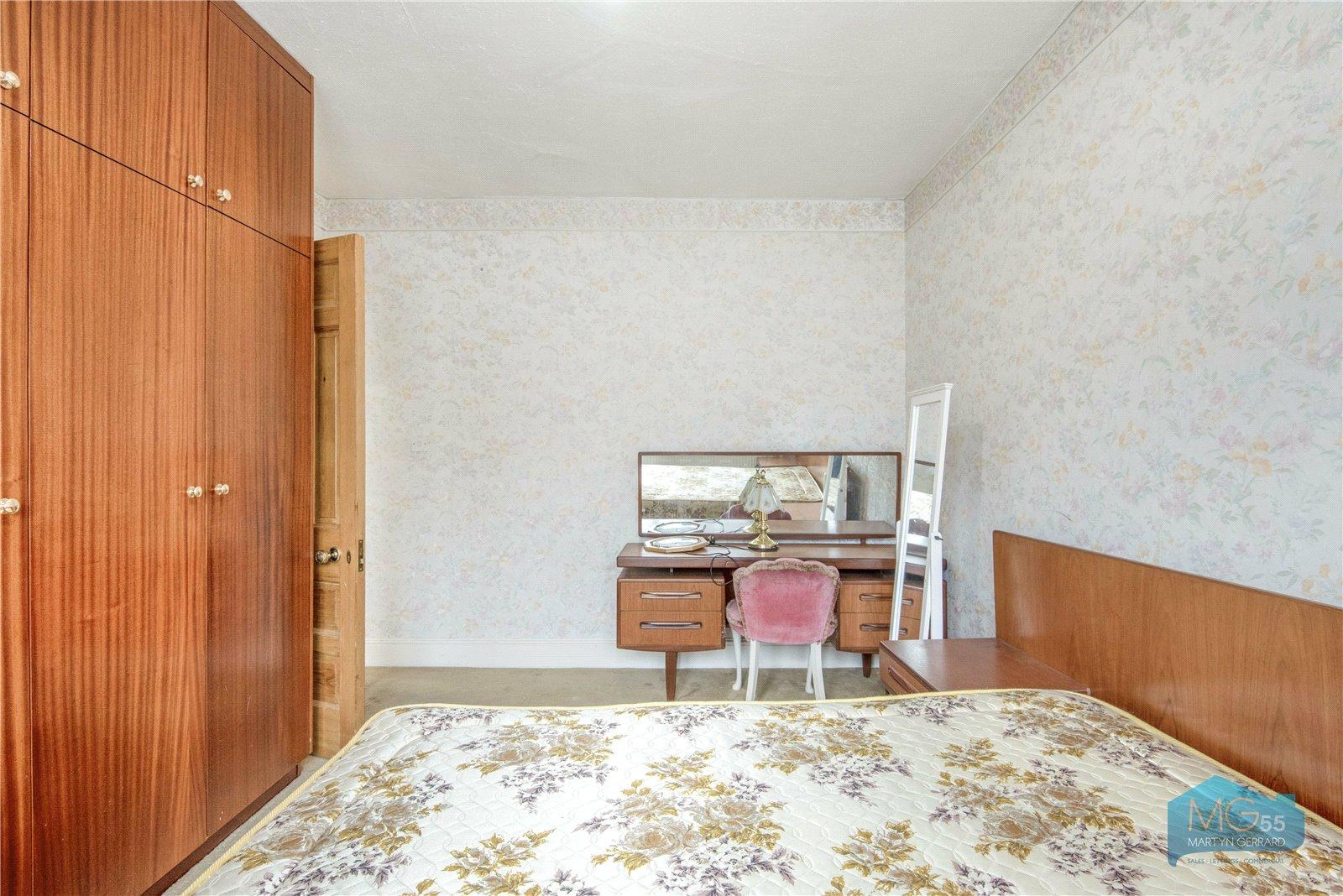 3 bedroom Semi-Detached House to rent - Martyn Gerrard