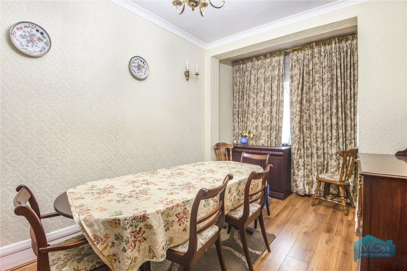 3 bedroom Semi-Detached House to rent + ' - Martyn Gerrard