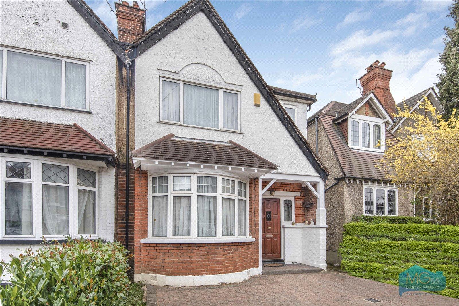3 bedroom Semi-Detached House to rent - Martyn Gerrard