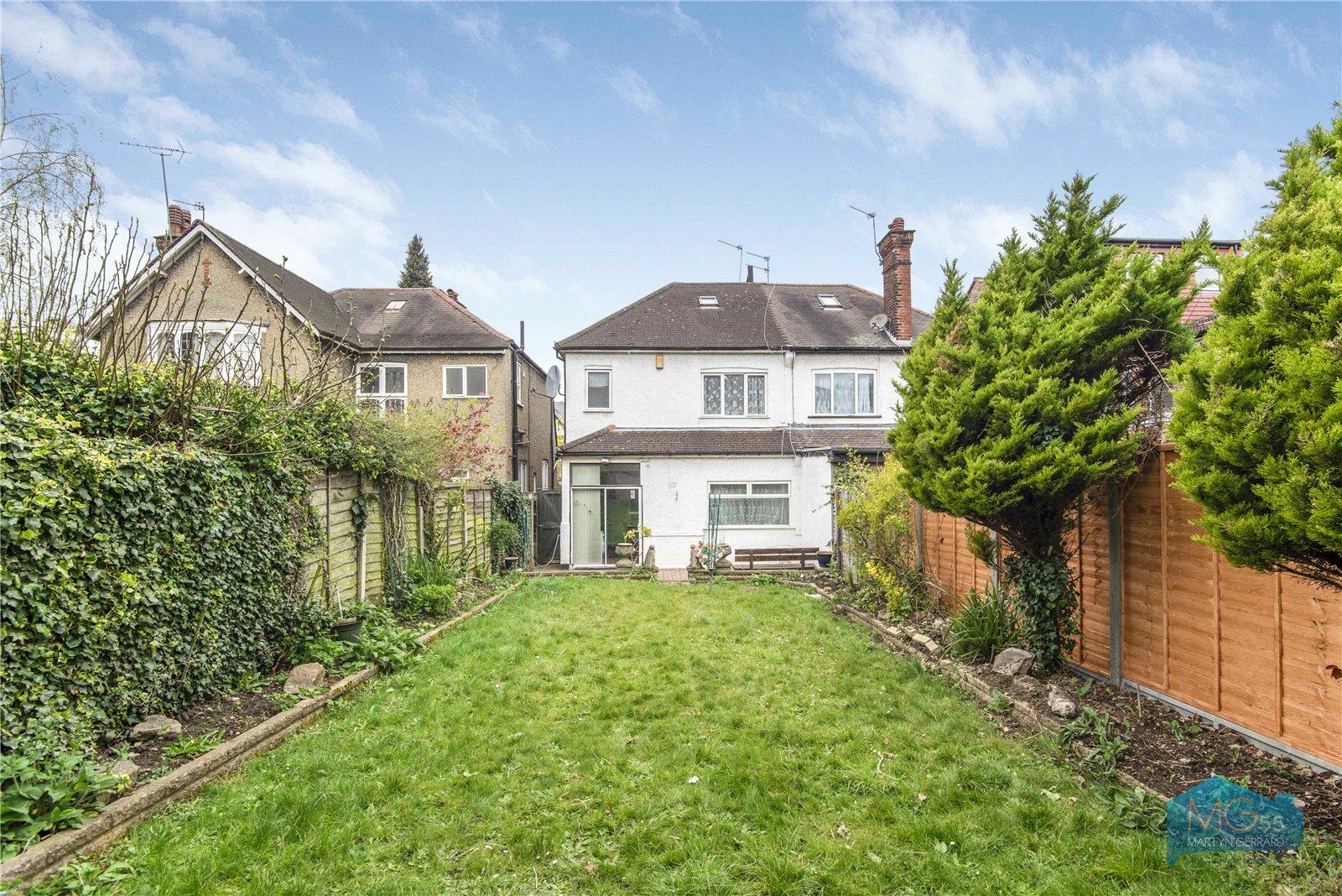 3 bedroom Semi-Detached House to rent - Martyn Gerrard