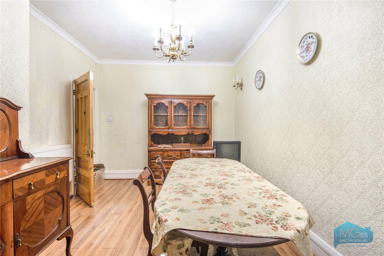 3 bedroom Semi-Detached House to rent + ' - Martyn Gerrard