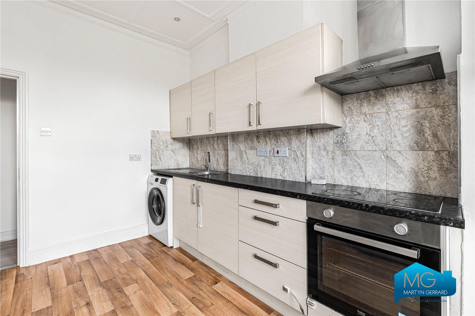 4 bedroom Apartment to rent - Martyn Gerrard
