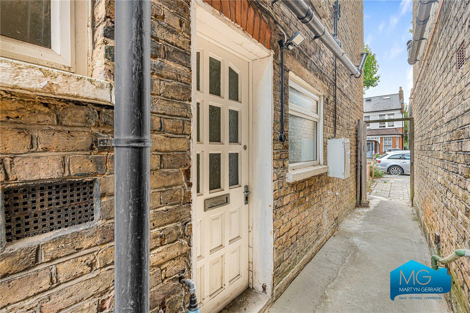 4 bedroom Apartment to rent - Martyn Gerrard