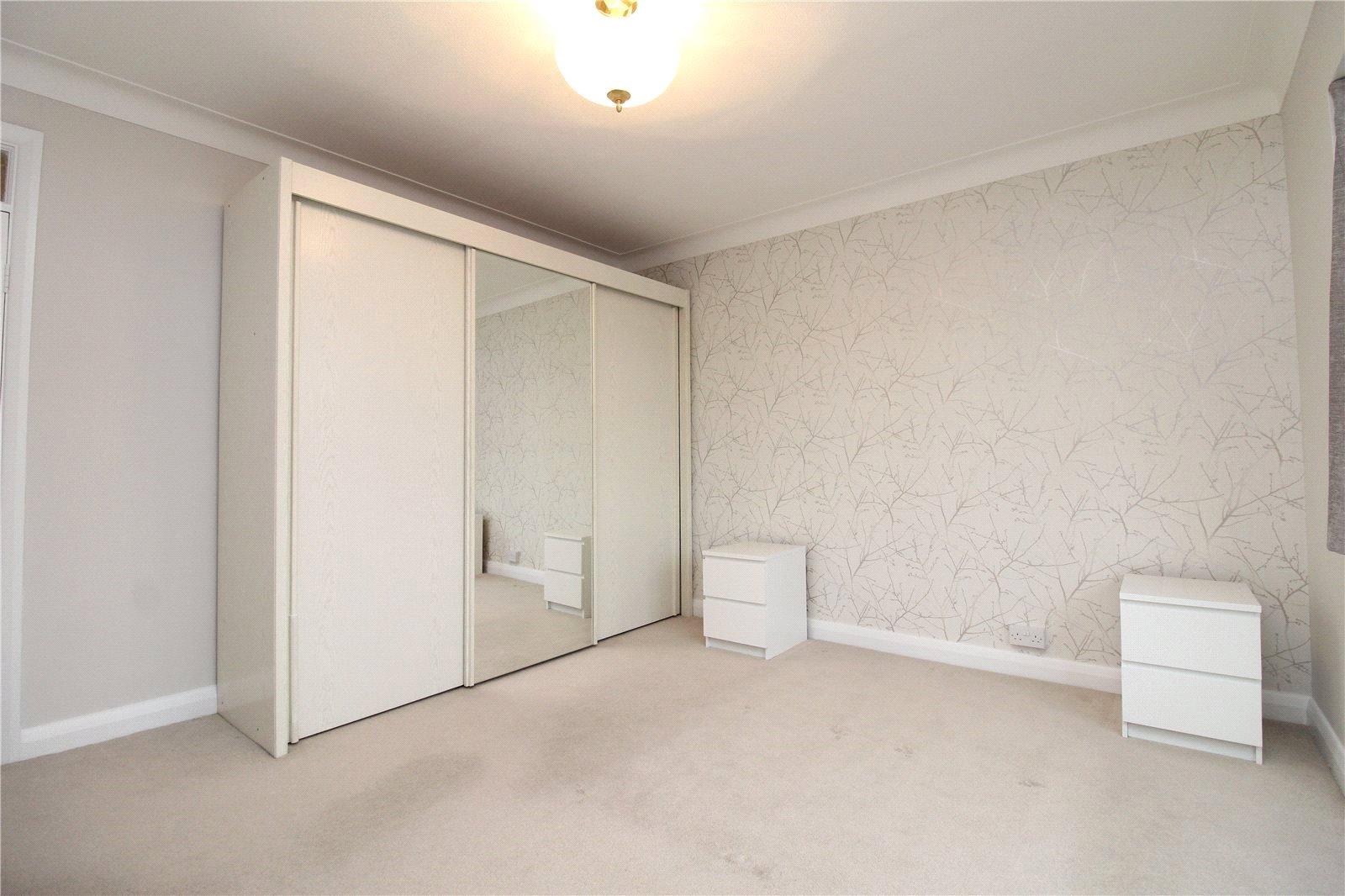 2 bedroom Apartment to rent - Martyn Gerrard
