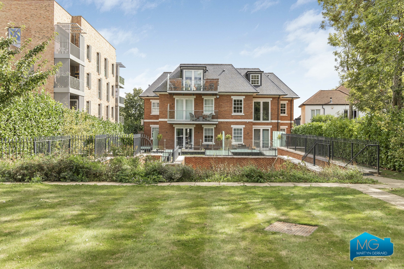 3 bedroom Apartment to rent - Martyn Gerrard