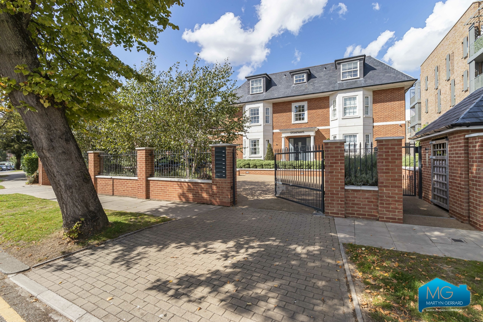 3 bedroom Apartment to rent - Martyn Gerrard