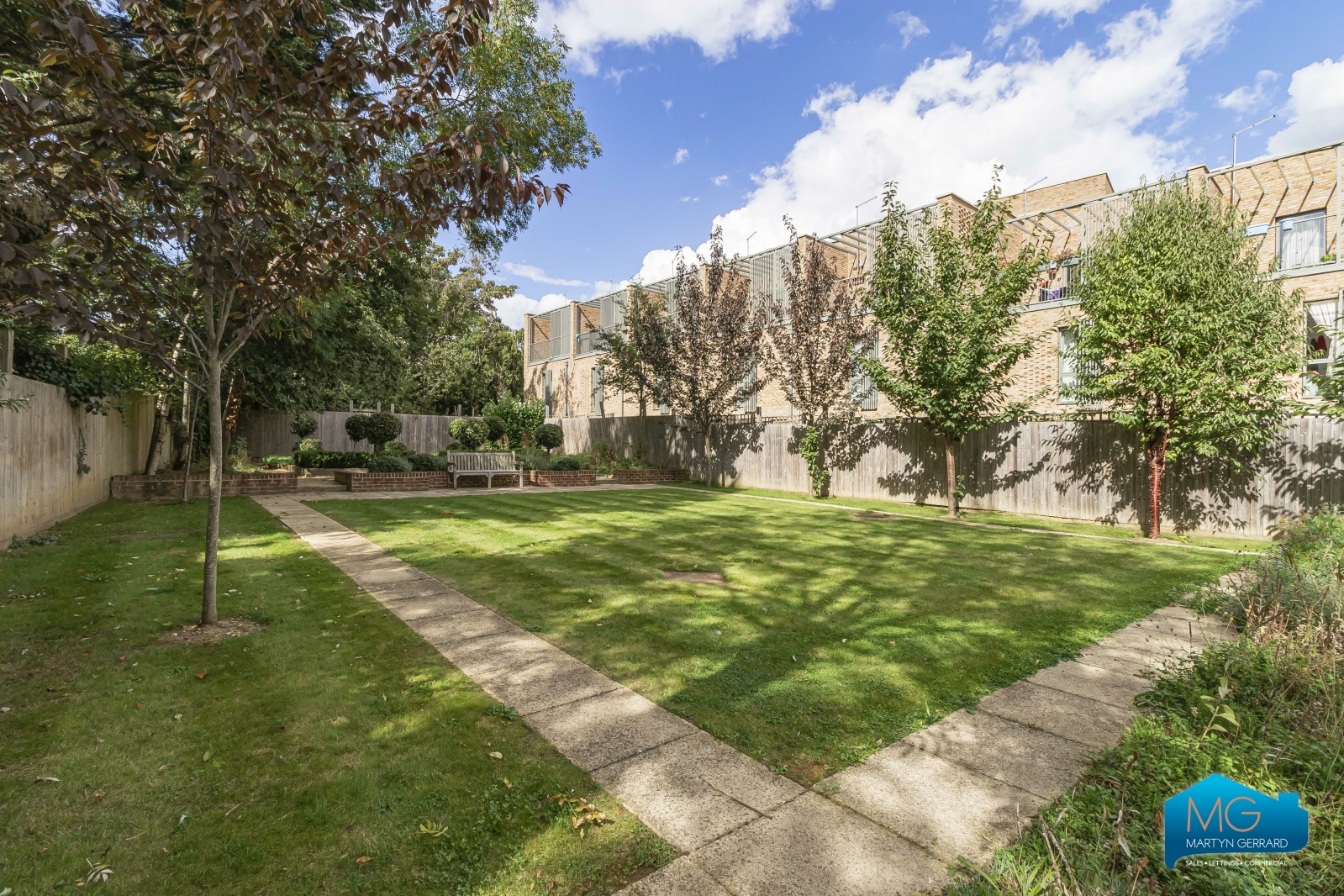 3 bedroom Apartment to rent - Martyn Gerrard