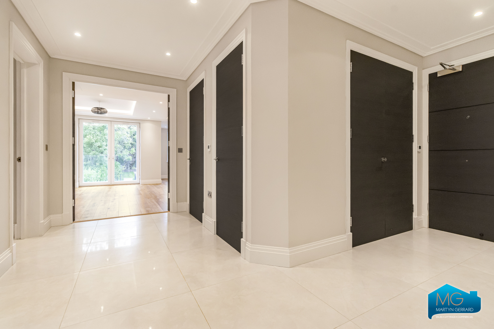 3 bedroom Apartment to rent - Martyn Gerrard