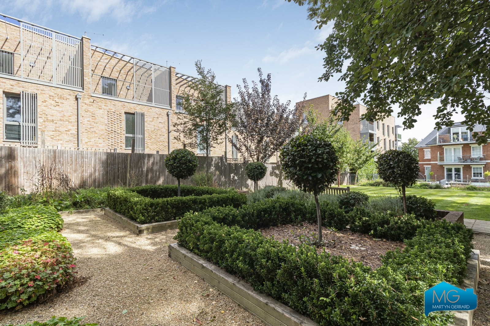 3 bedroom Apartment to rent - Martyn Gerrard