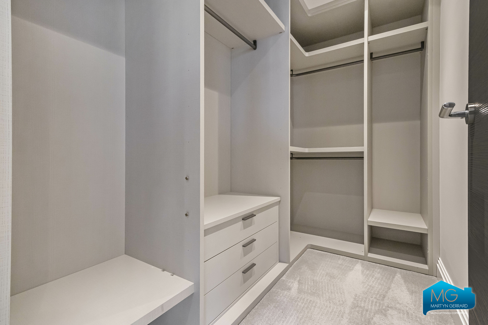 3 bedroom Apartment to rent - Martyn Gerrard