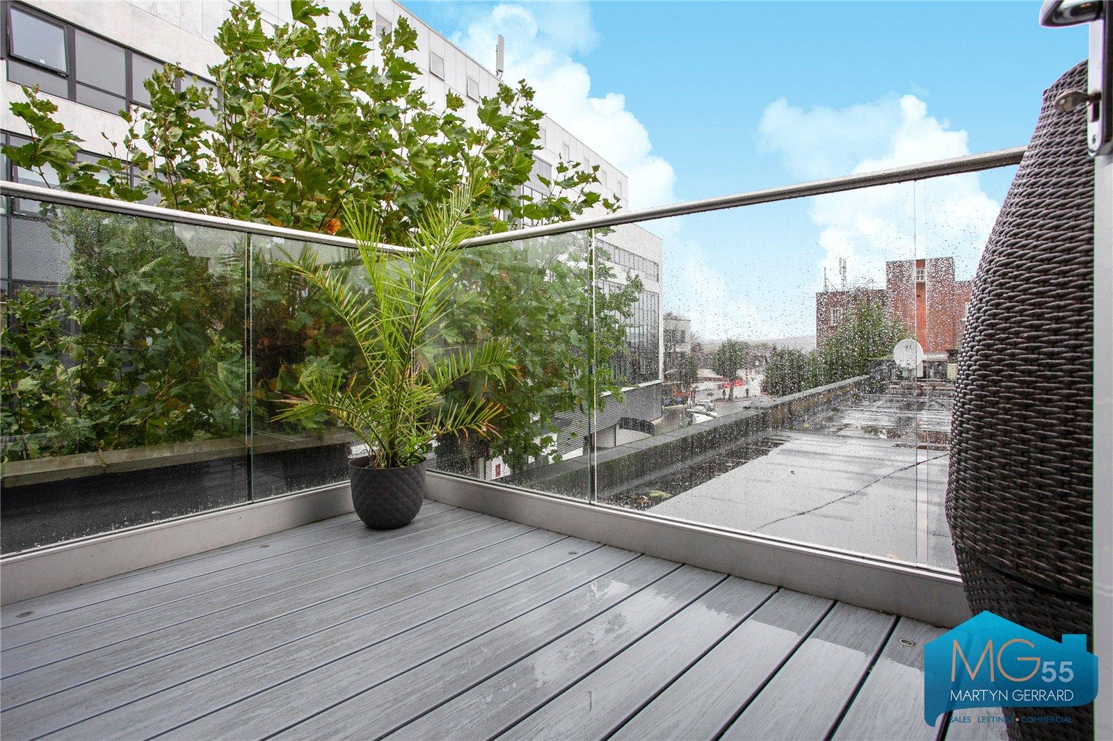 2 bedroom Apartment to rent - Martyn Gerrard