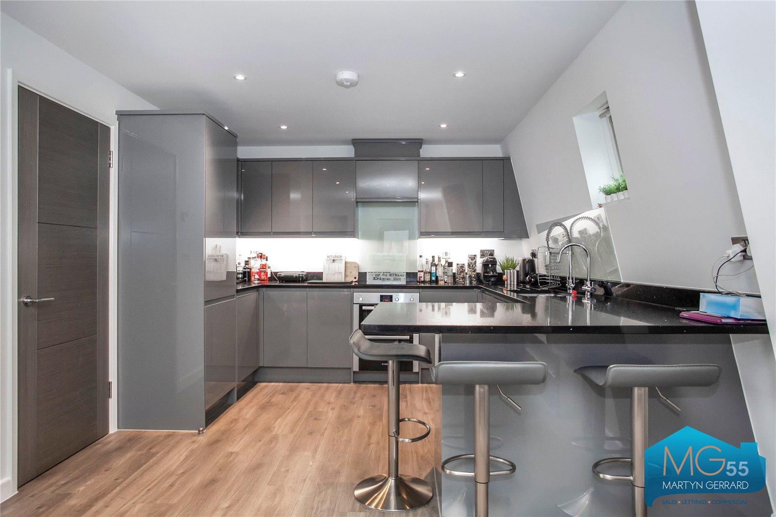 2 bedroom Apartment to rent - Martyn Gerrard