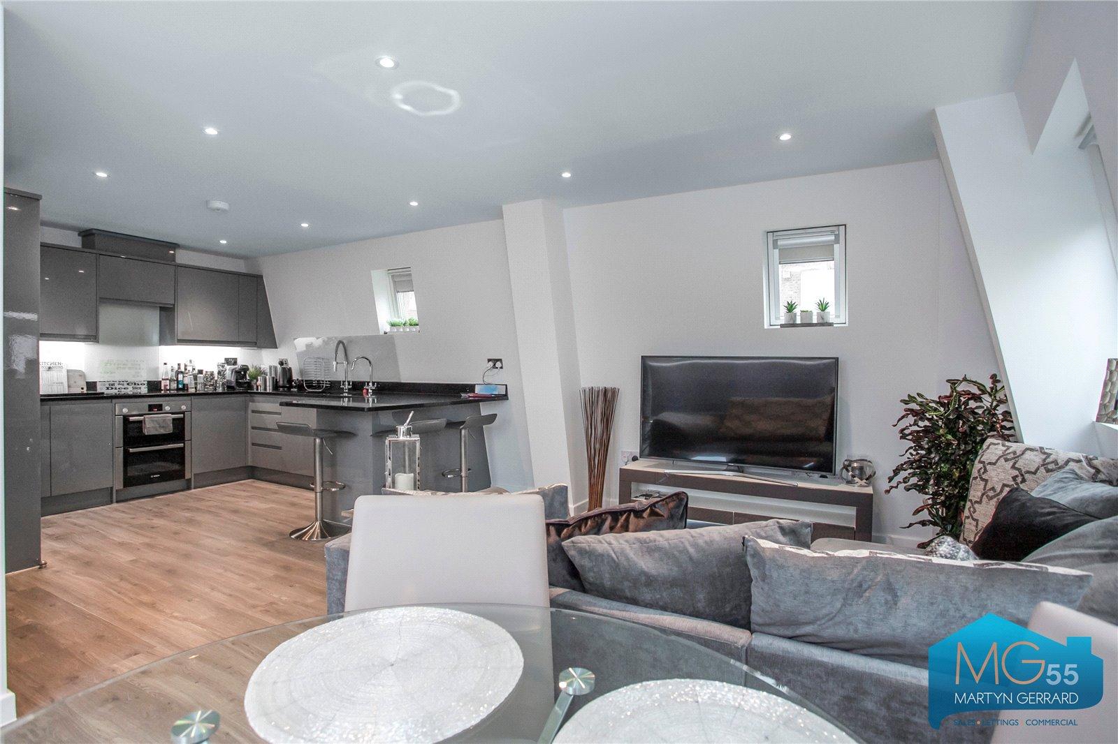 2 bedroom Apartment to rent - Martyn Gerrard