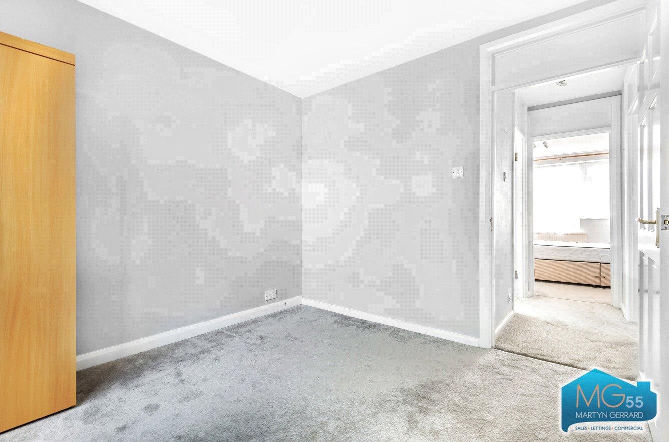 2 bedroom Apartment to rent - Martyn Gerrard