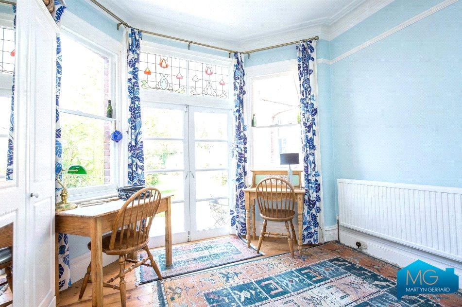2 bedroom Ground Floor Flat to rent - Martyn Gerrard