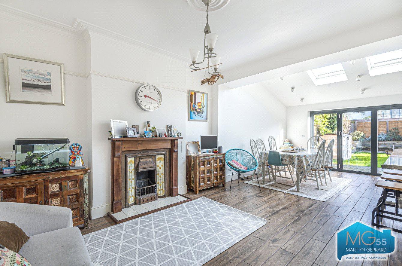 4 bedroom Terraced House to rent - Martyn Gerrard