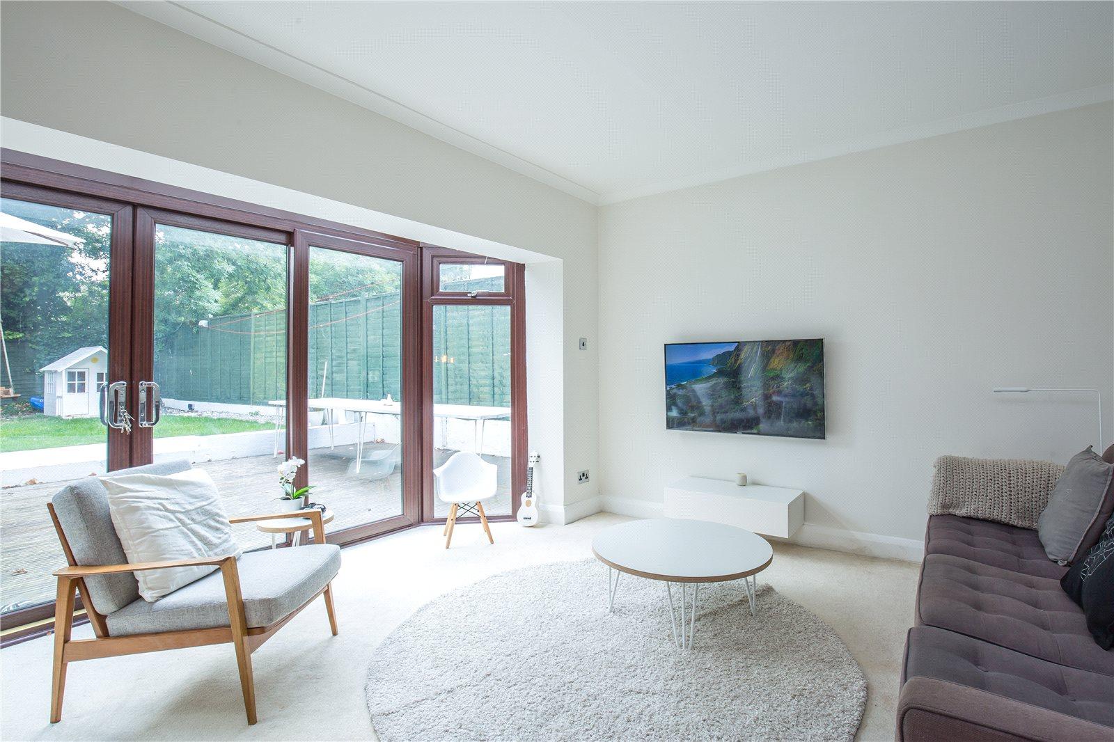 3 bedroom Apartment to rent - Martyn Gerrard