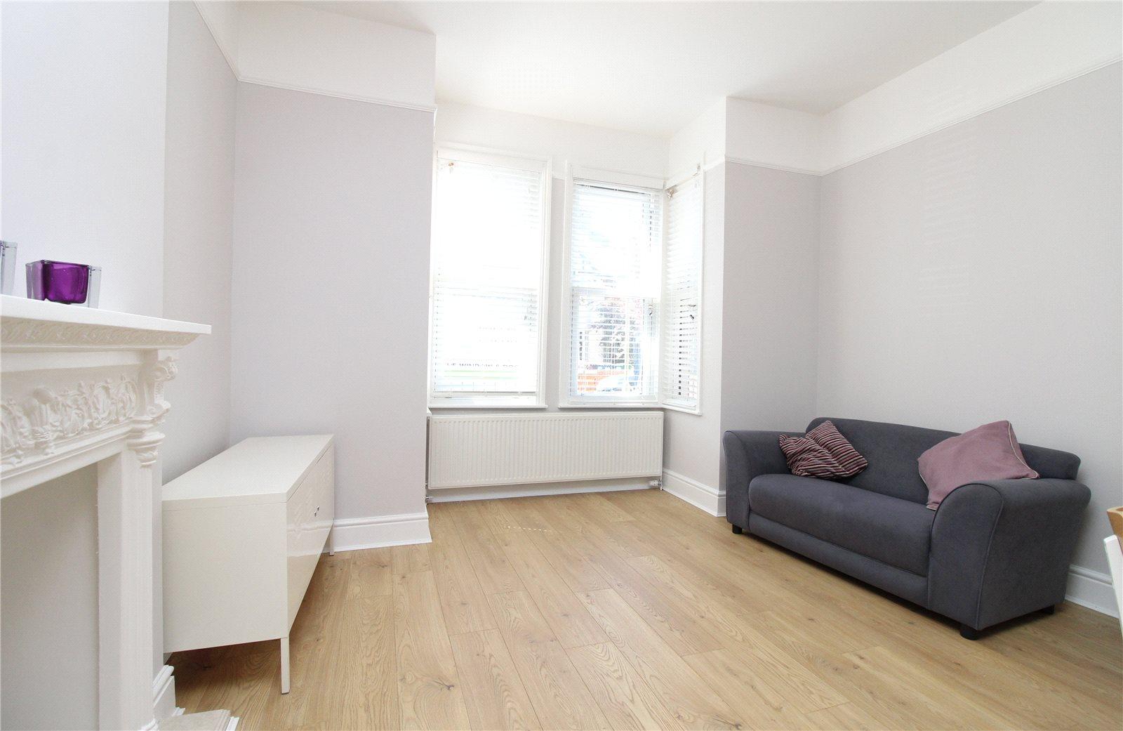 1 bedroom Ground Floor Flat to rent - Martyn Gerrard