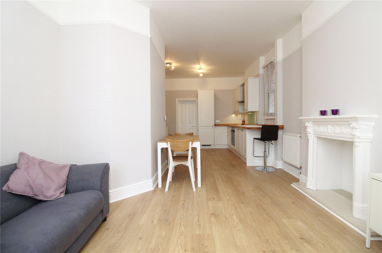 1 bedroom Ground Floor Flat to rent - Martyn Gerrard