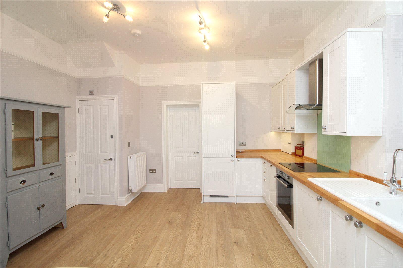 1 bedroom Ground Floor Flat to rent + ' - Martyn Gerrard