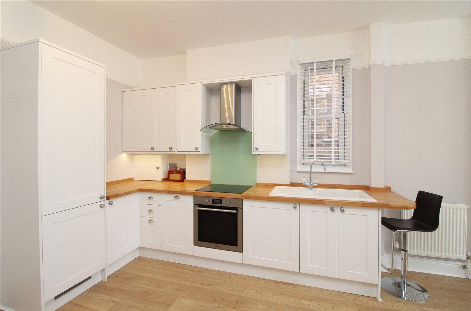1 bedroom Ground Floor Flat to rent - Martyn Gerrard