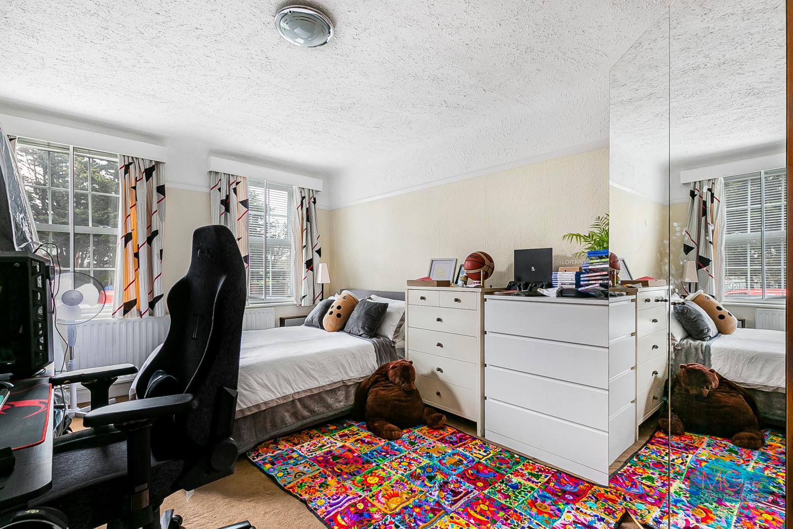 2 bedroom Ground Floor Flat to rent - Martyn Gerrard