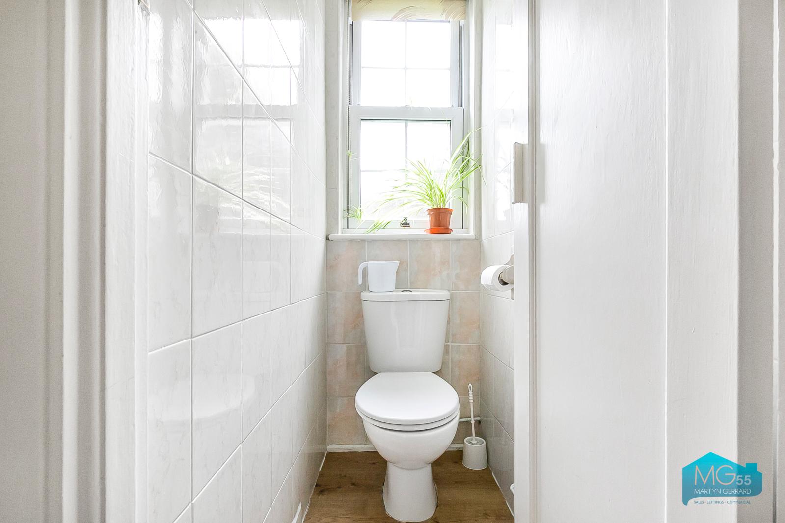 2 bedroom Ground Floor Flat to rent - Martyn Gerrard
