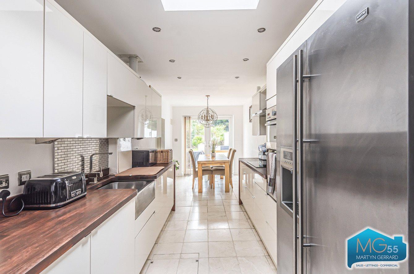 2 bedroom Ground Floor Flat to rent + ' - Martyn Gerrard