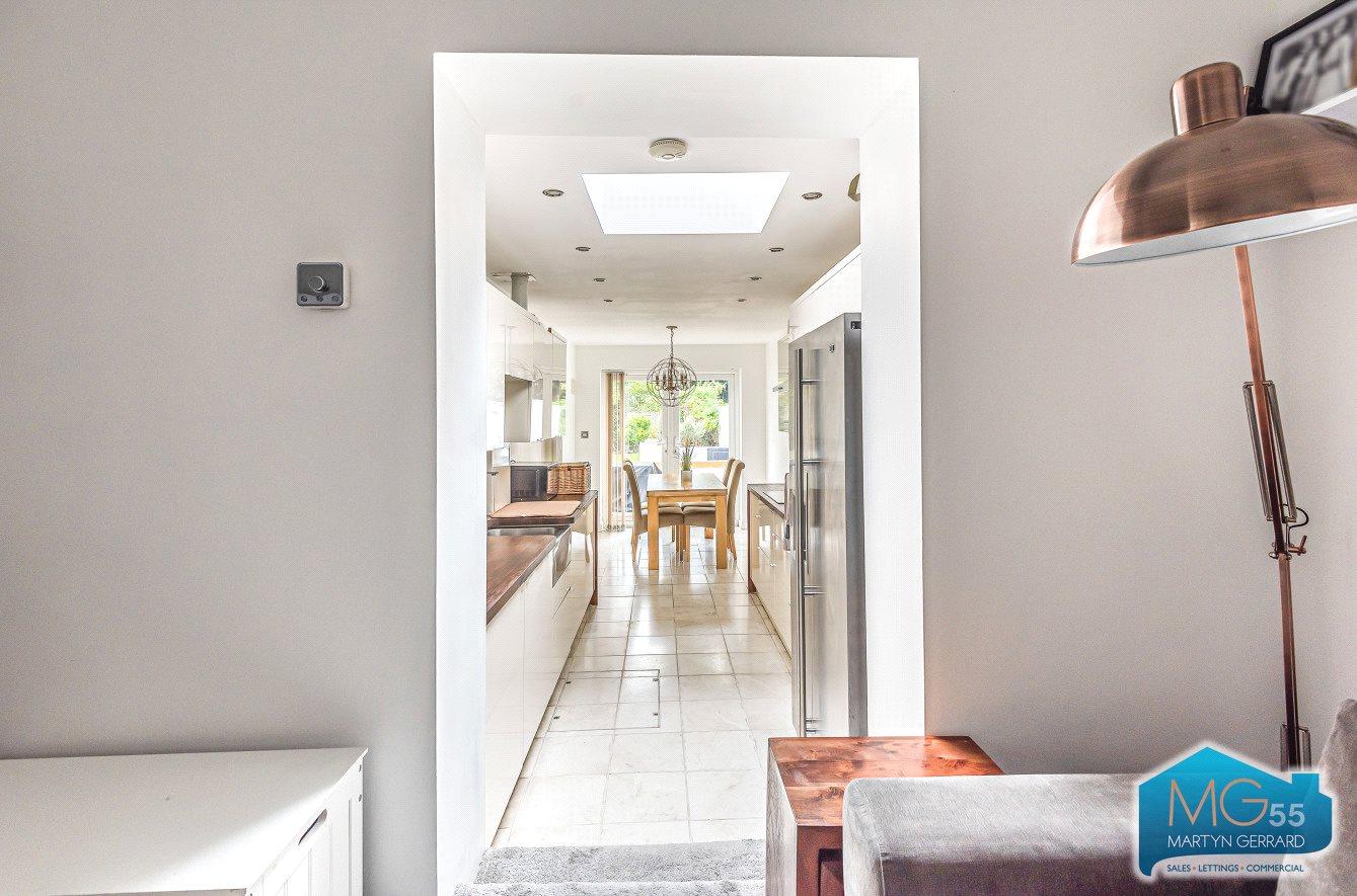 2 bedroom Ground Floor Flat to rent - Martyn Gerrard