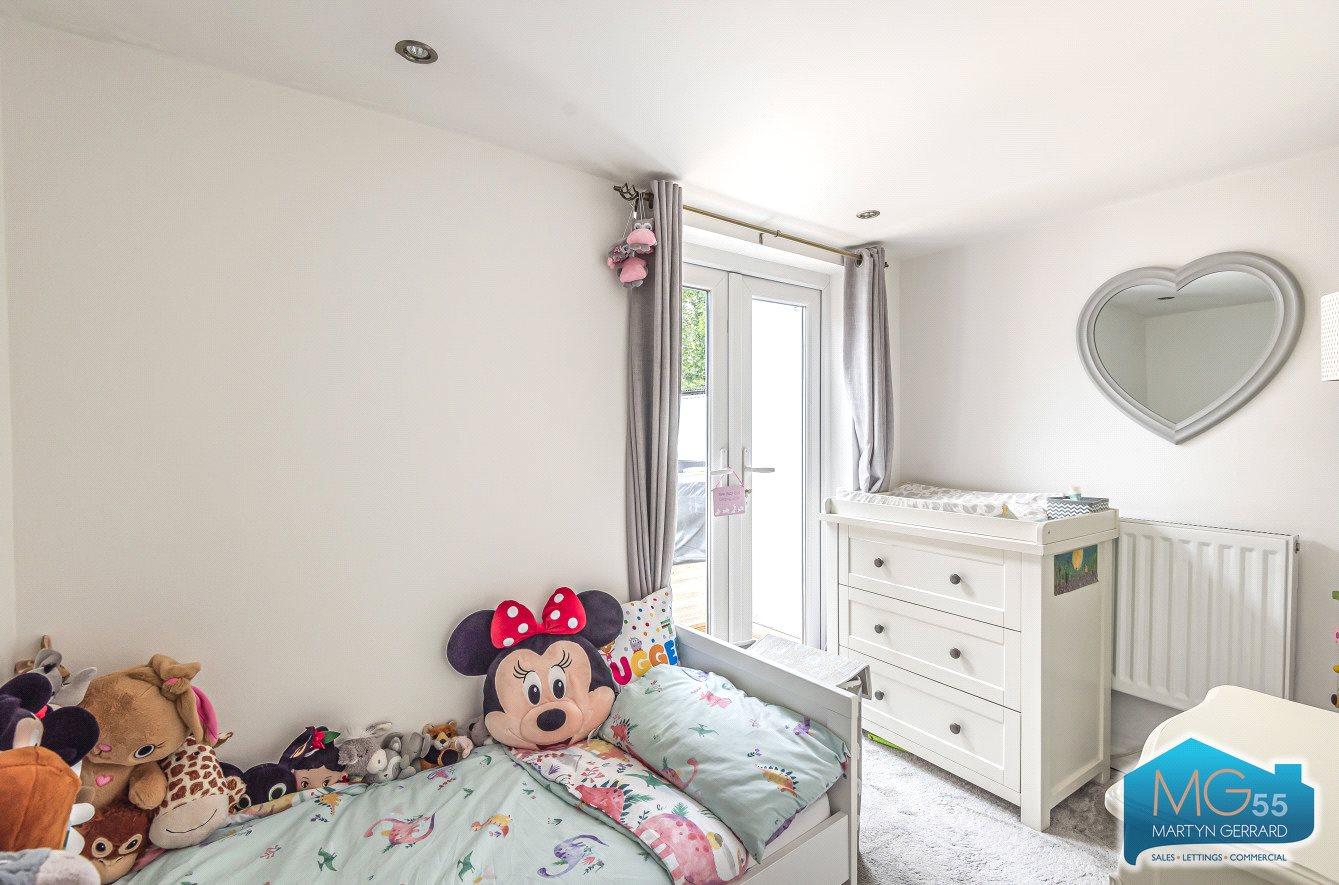 2 bedroom Ground Floor Flat to rent - Martyn Gerrard