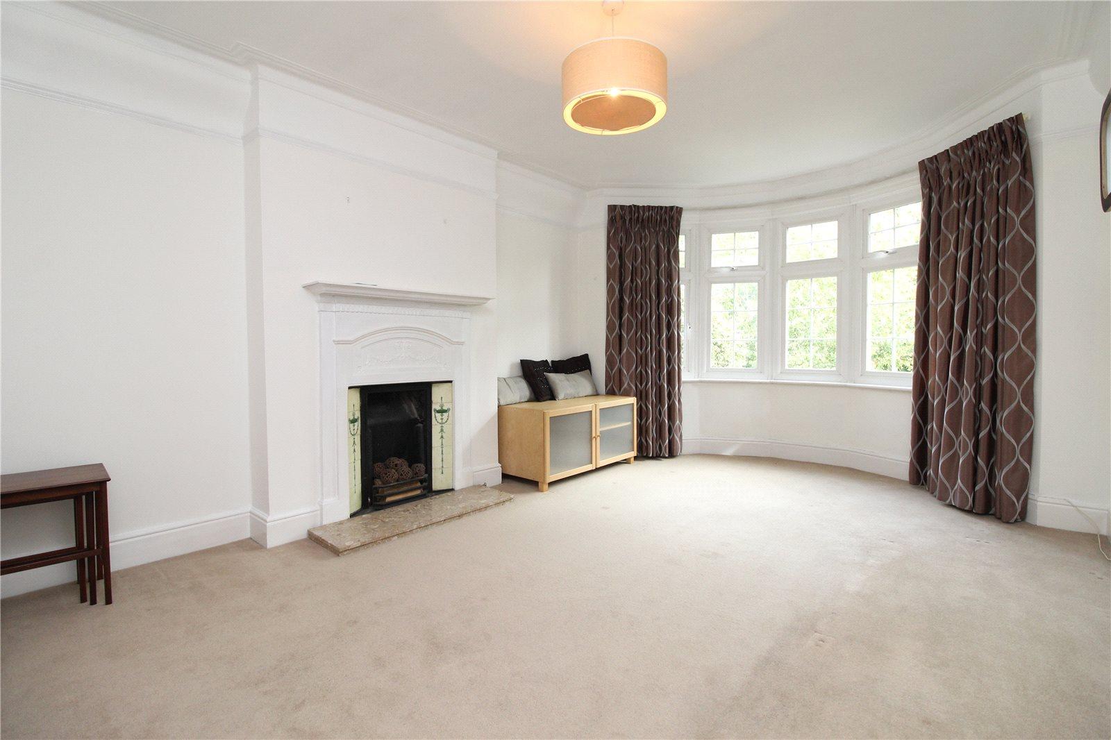 2 bedroom Apartment to rent - Martyn Gerrard