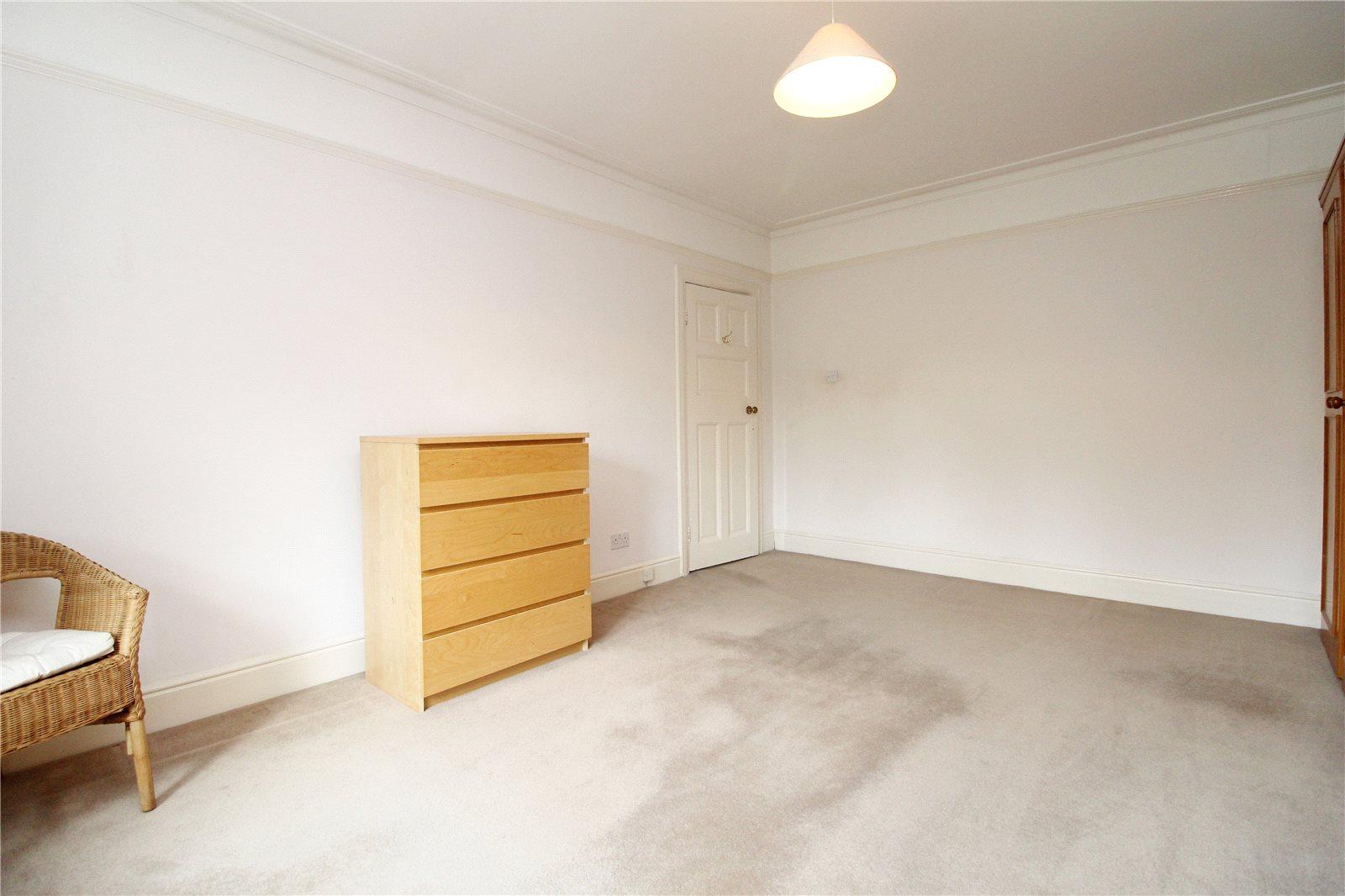 2 bedroom Apartment to rent - Martyn Gerrard