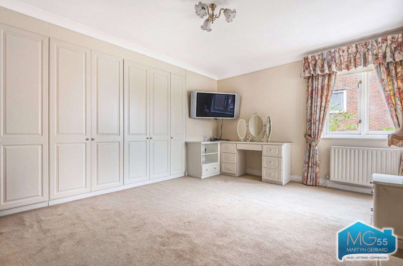 3 bedroom Apartment to rent - Martyn Gerrard