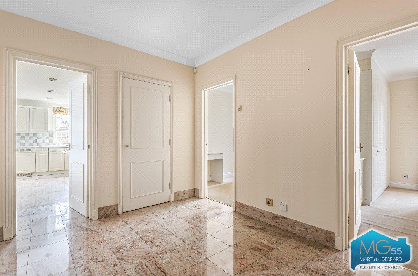 3 bedroom Apartment to rent - Martyn Gerrard