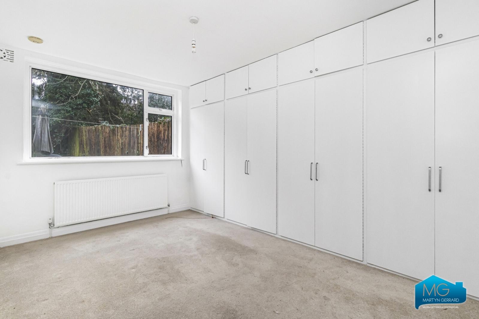 2 bedroom Ground Floor Flat to rent - Martyn Gerrard