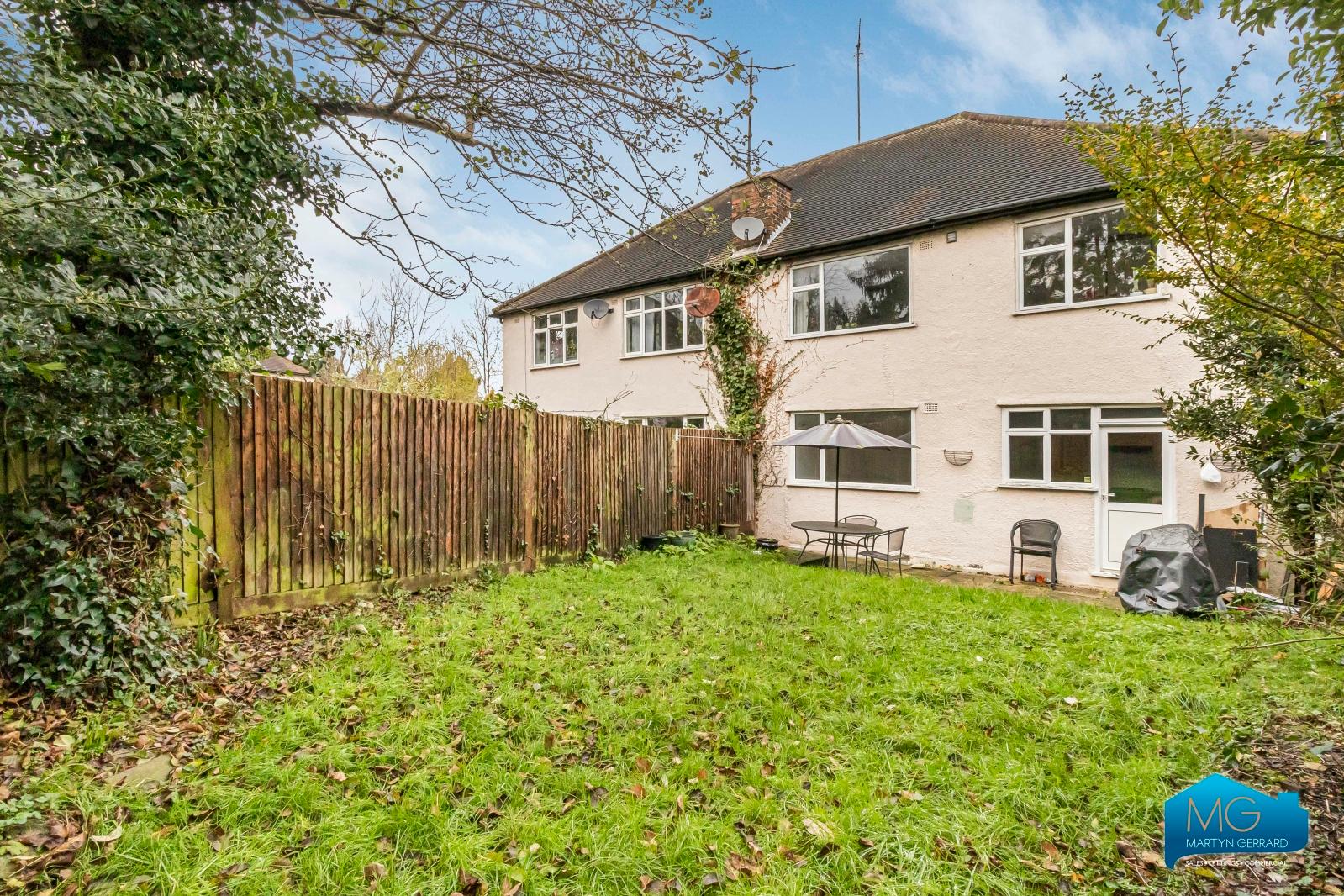 2 bedroom Ground Floor Flat to rent - Martyn Gerrard