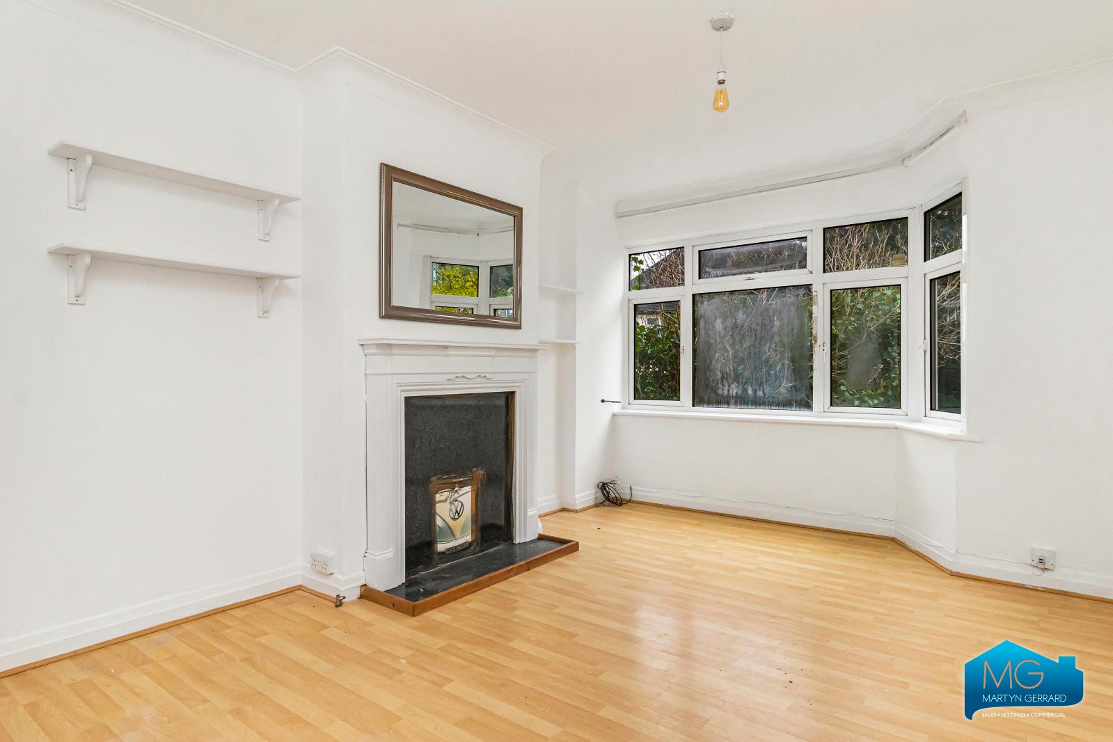 2 bedroom Ground Floor Flat to rent - Martyn Gerrard