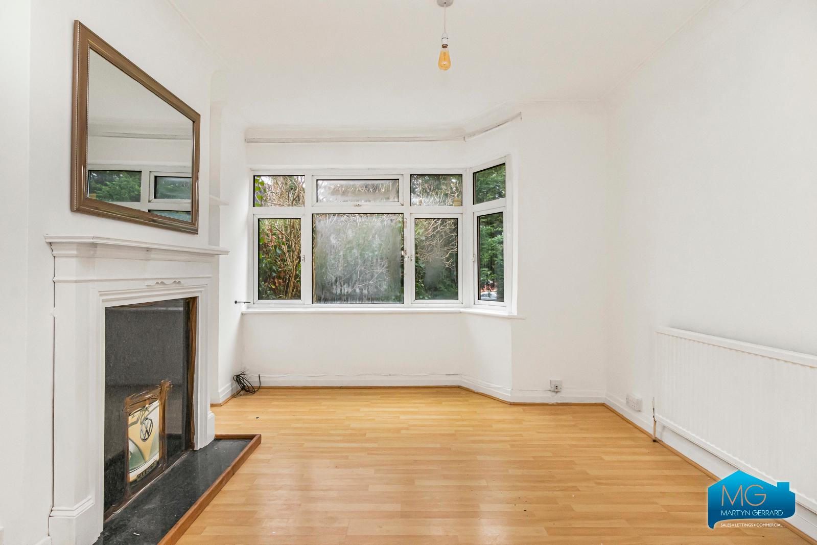 2 bedroom Ground Floor Flat to rent - Martyn Gerrard