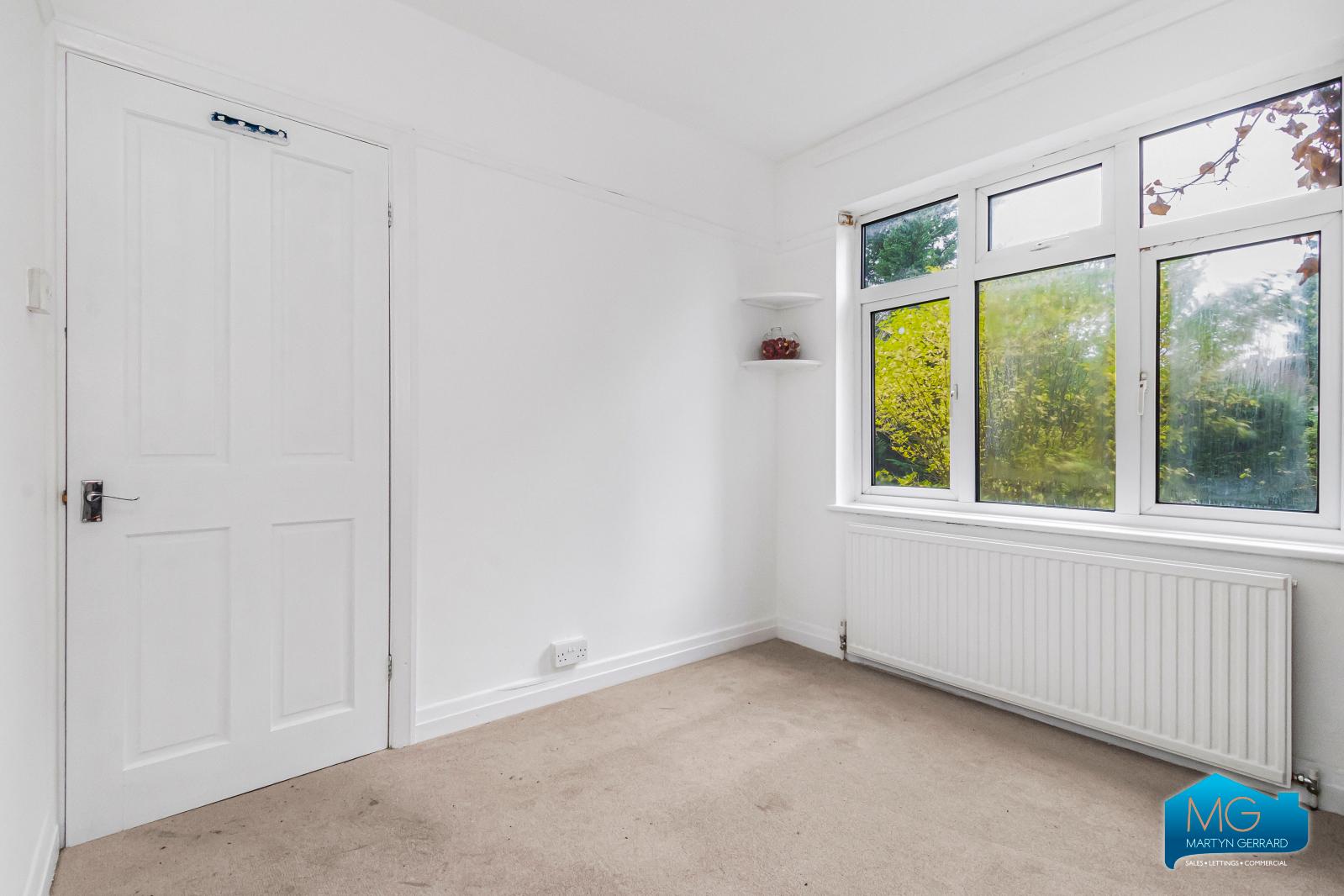 2 bedroom Ground Floor Flat to rent - Martyn Gerrard
