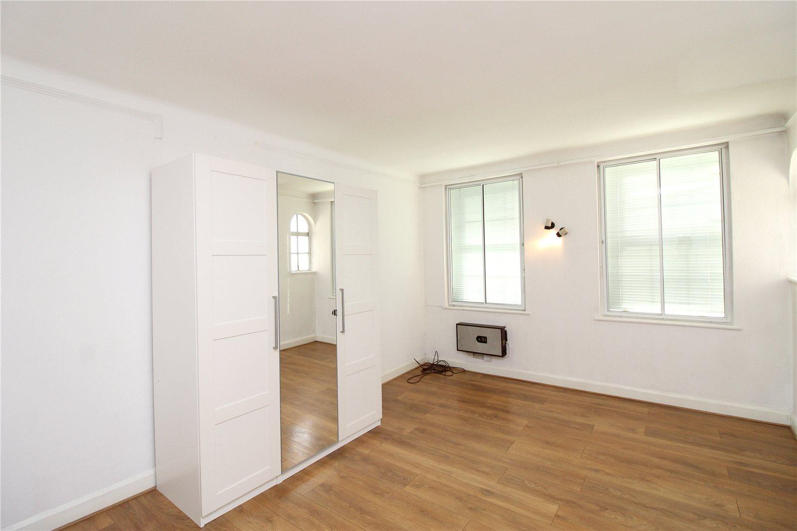 2 bedroom Ground Floor Flat to rent - Martyn Gerrard