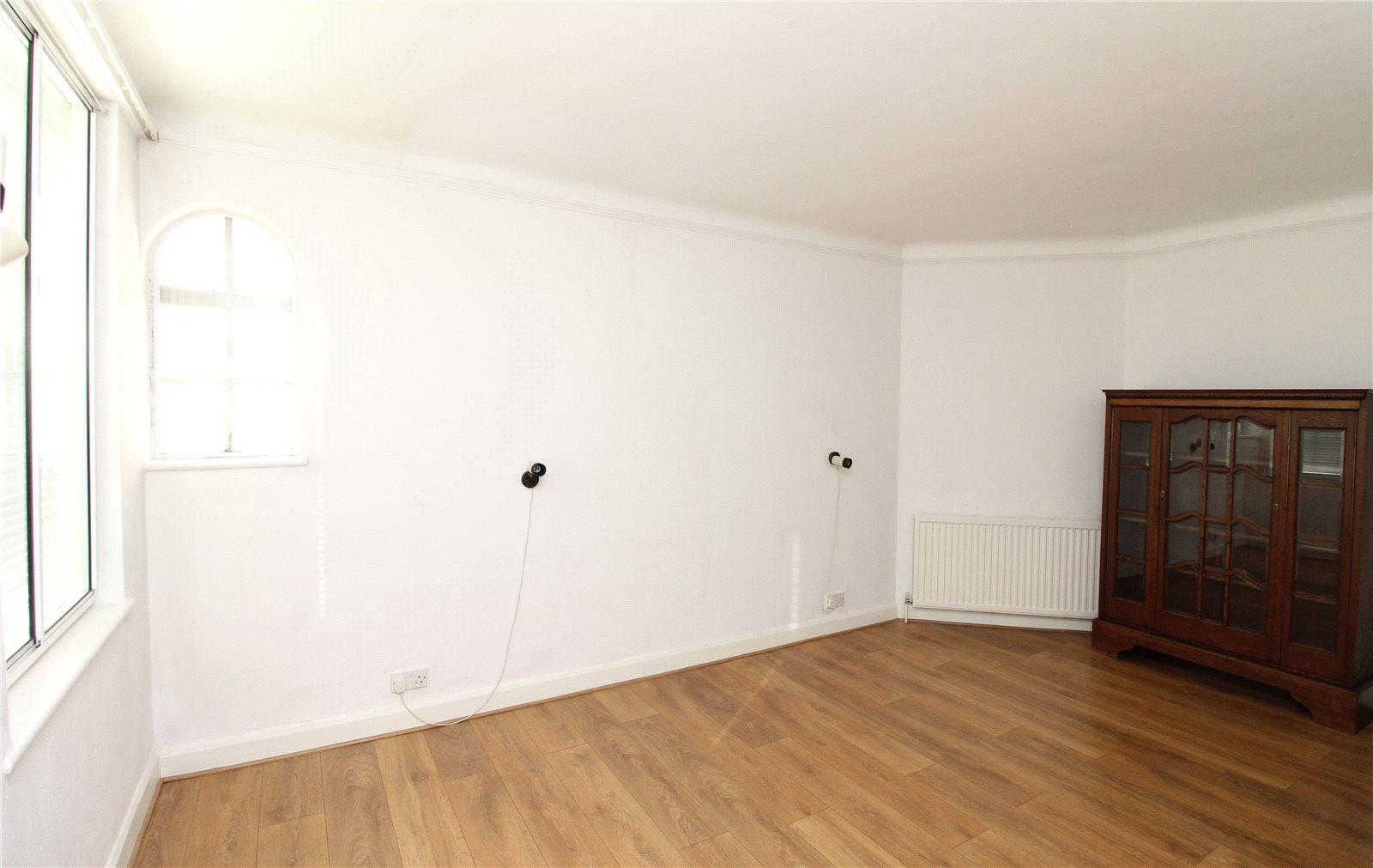2 bedroom Ground Floor Flat to rent - Martyn Gerrard