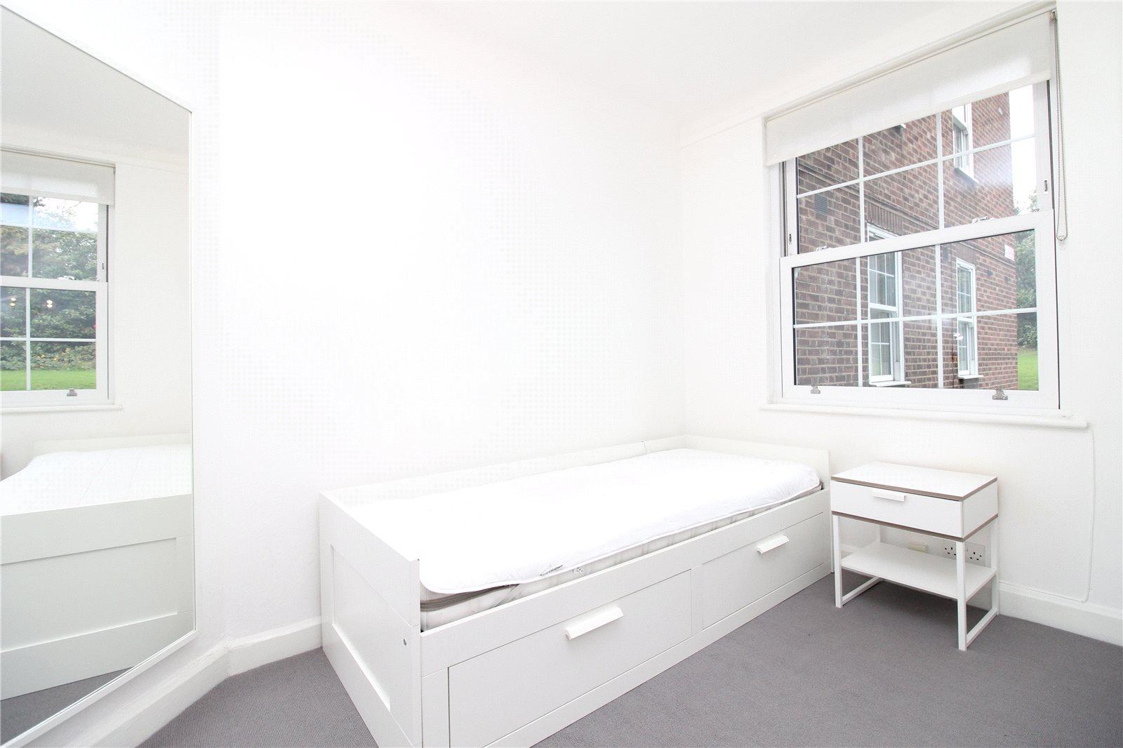 2 bedroom Ground Floor Flat to rent - Martyn Gerrard
