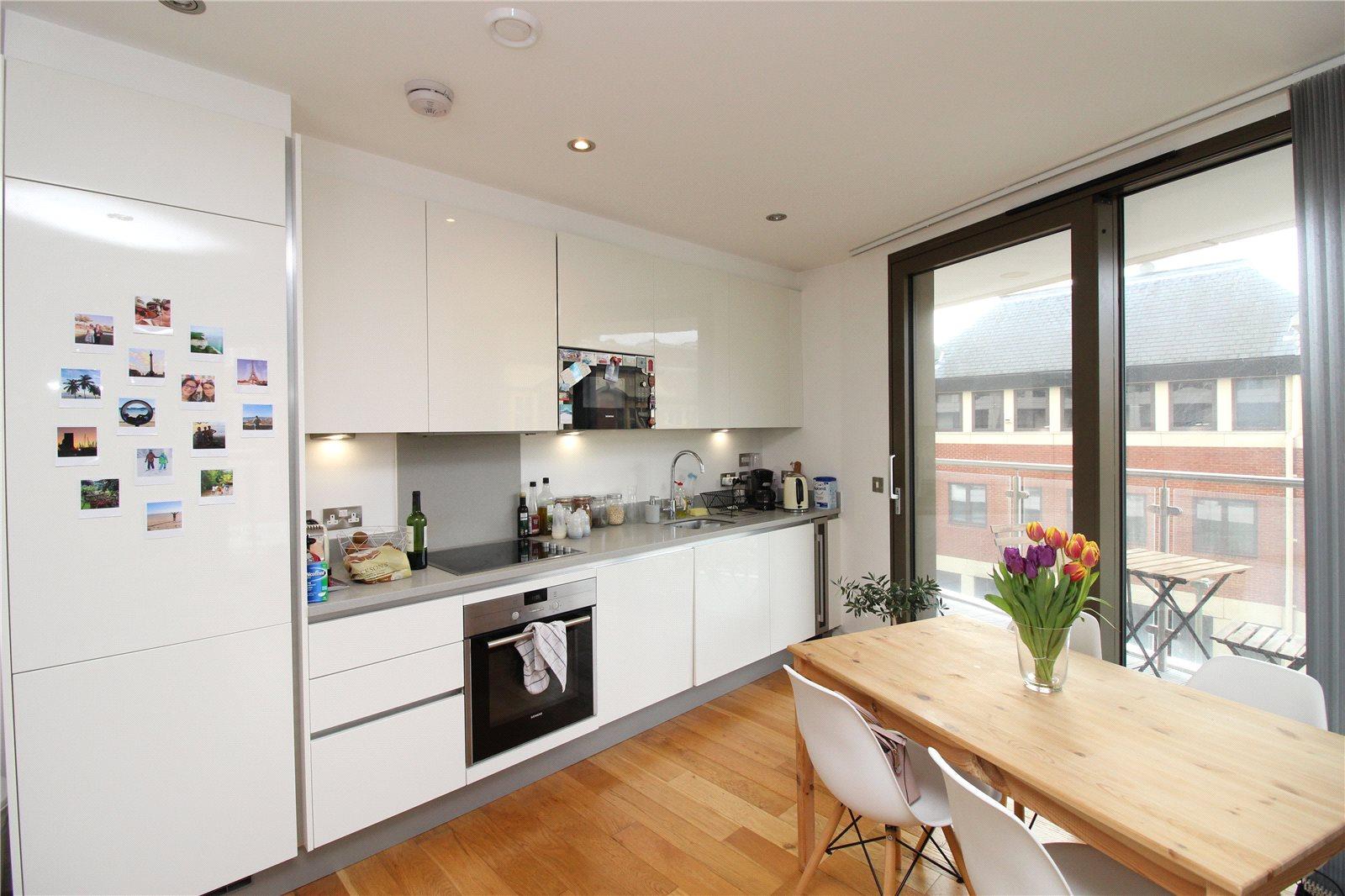 1 bedroom Apartment to rent - Martyn Gerrard