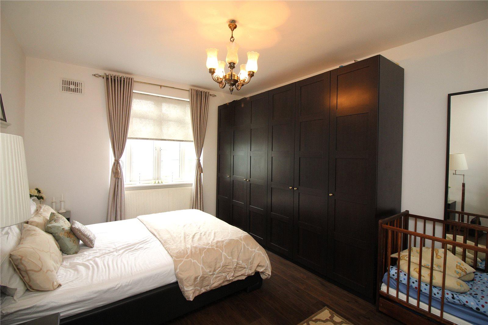 2 bedroom Ground Floor Flat to rent - Martyn Gerrard