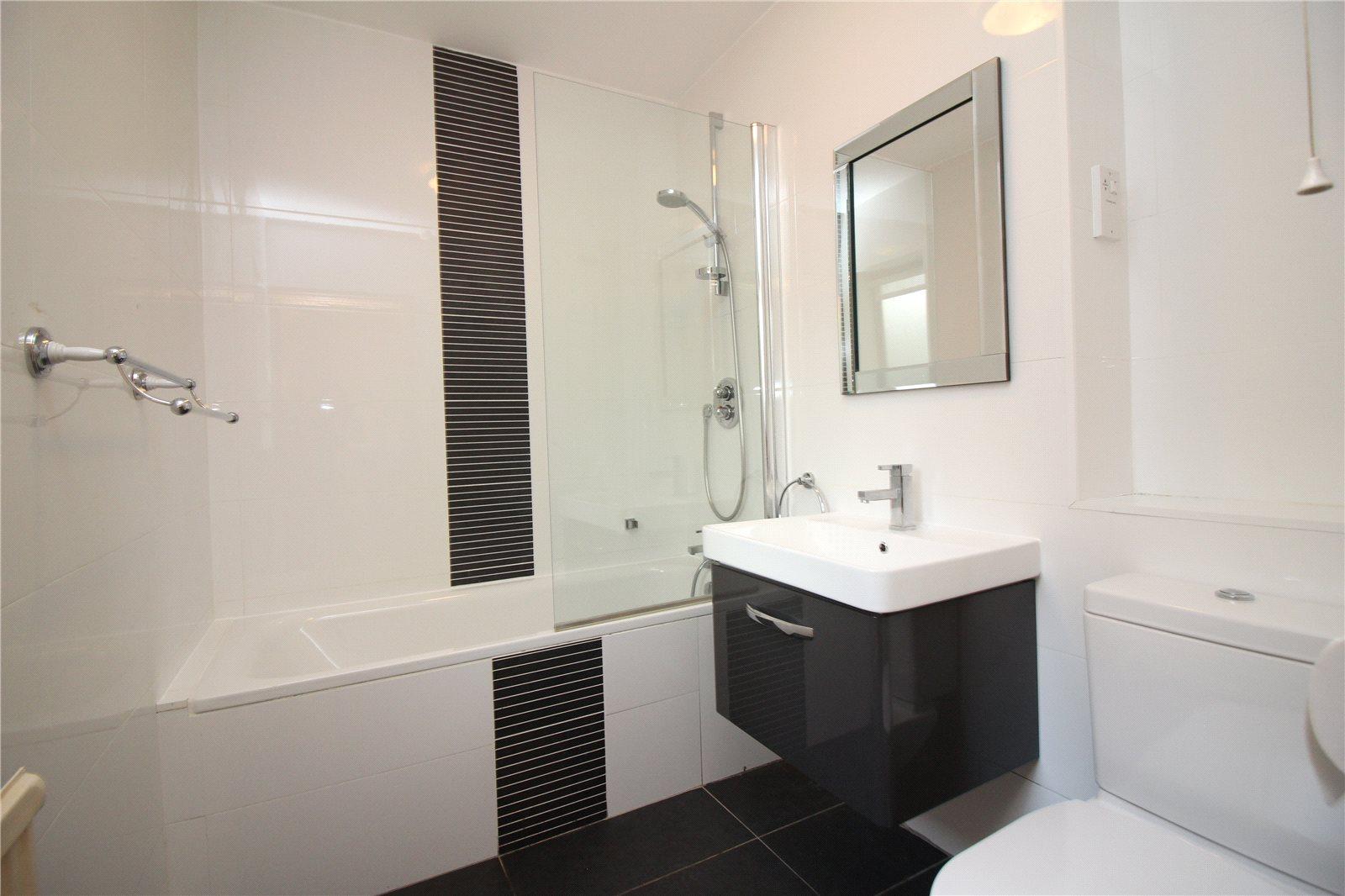 2 bedroom Ground Floor Flat to rent - Martyn Gerrard