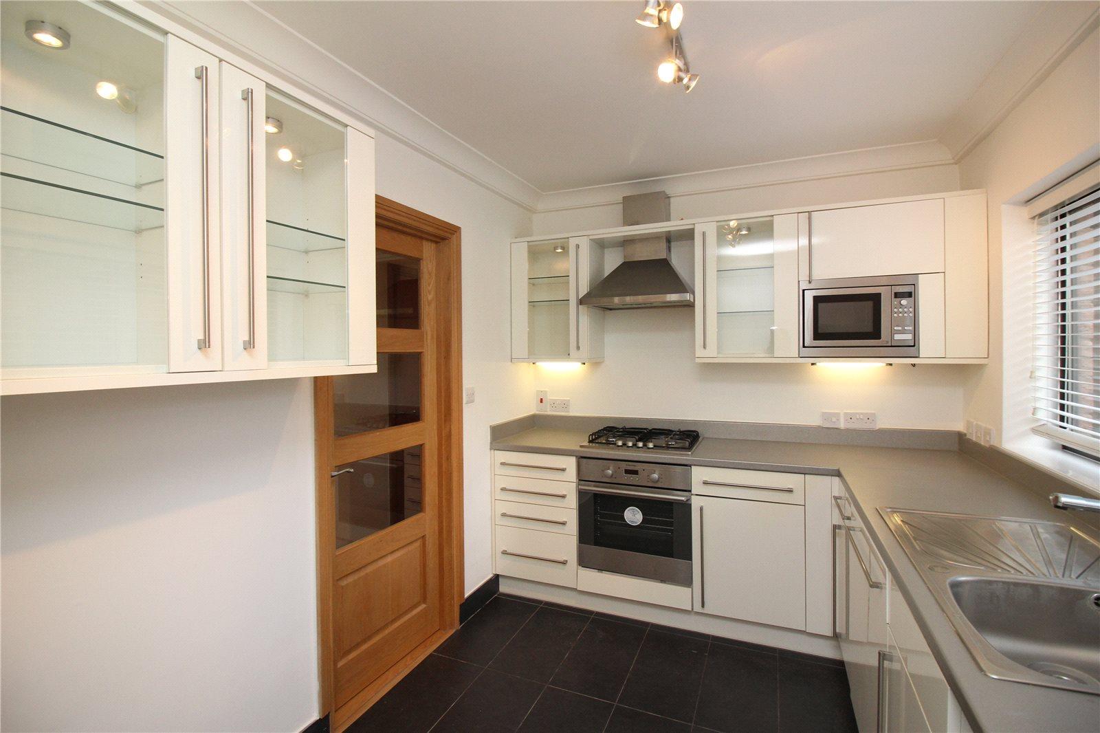 2 bedroom Ground Floor Flat to rent + ' - Martyn Gerrard