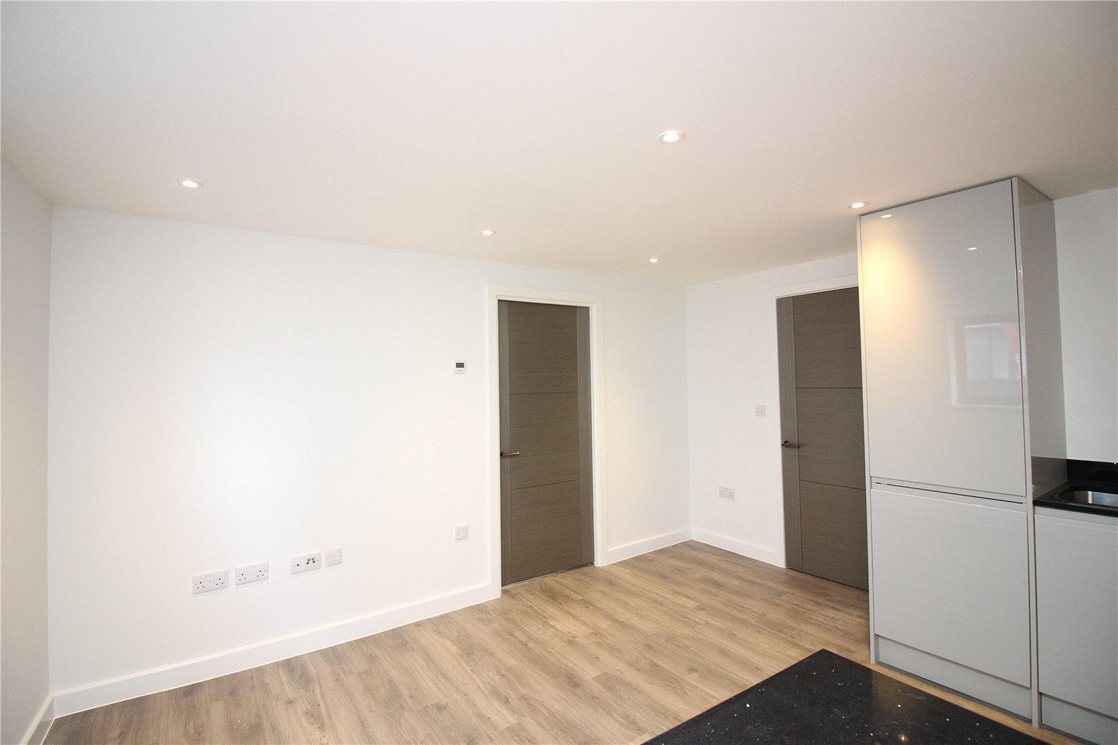 1 bedroom Apartment to rent - Martyn Gerrard