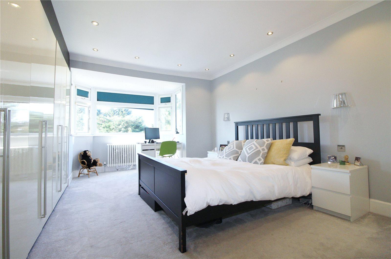 3 bedroom Semi-Detached House to rent - Martyn Gerrard